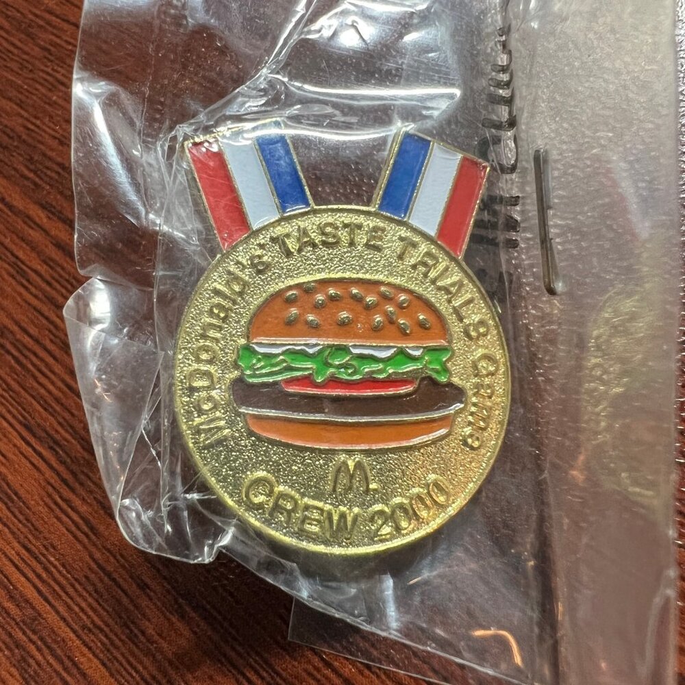 McDonalds Pin Taste Trials Team Member‎ Crew Hat Lapel Pinback 2000 Vintage
